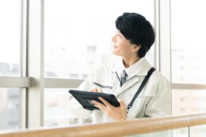 施工のプロが語る瞬間調光フィルムのリアル：現場で喜ばれる視点と施工技術