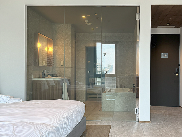 【導入事例①】大阪市浪速区 ホテル浴室の間仕切りガラス